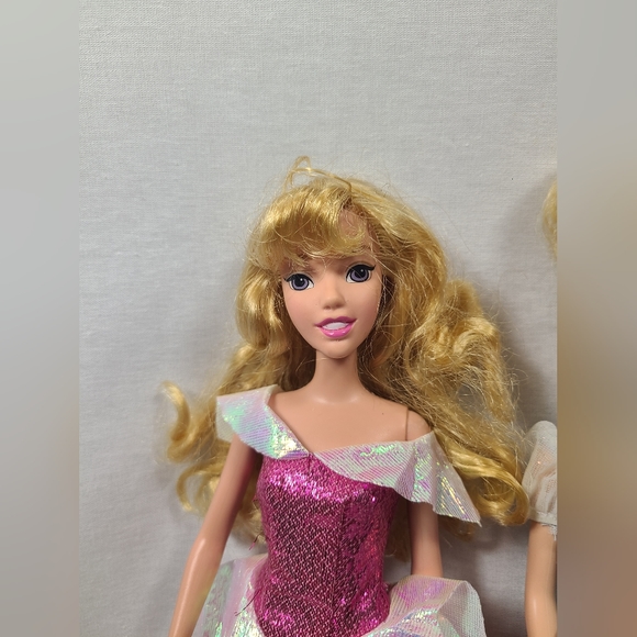 Disney Princess Aurora Sleeping Beauty And Cinderella Dolls - Picture 3 of 4